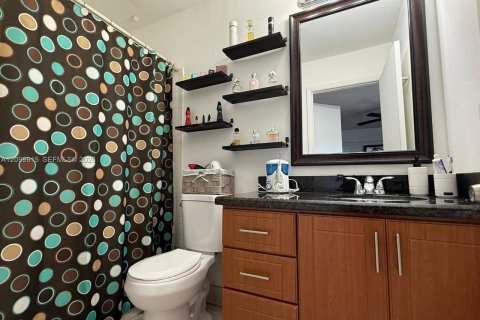 Copropriété à louer à Miami, Floride: 2 chambres, 85.84 m2 № 2397913 - photo 12