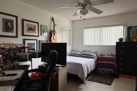 Copropriété à louer à Miami, Floride: 2 chambres, 85.84 m2 № 2397913 - photo 11