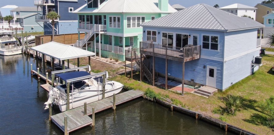 House in Panama City Beach, Florida 3 bedrooms, 108.97 sq.m. № 560917