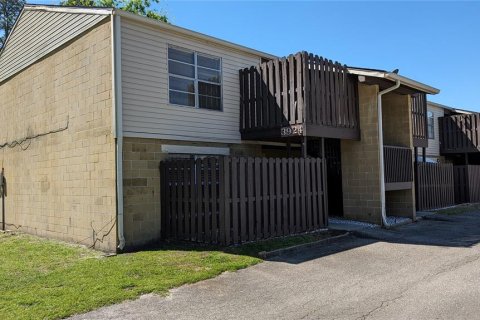 Condo in Gainesville, Florida, 2 bedrooms  № 1813306 - photo 1