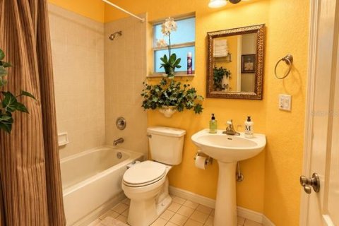 Casa en venta en Orlando, Florida, 4 dormitorios, 247.03 m2 № 2427429 - foto 19