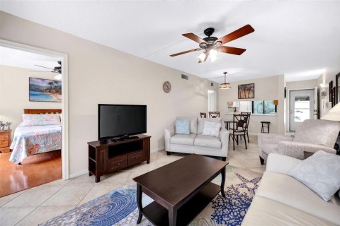 Condominio en venta en Saint Petersburg, Florida, 2 dormitorios, 85.01 m2 № 2200096 - foto 18