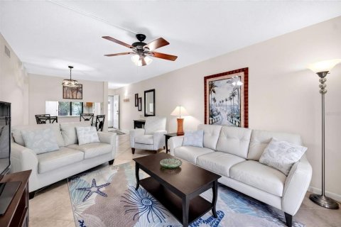 Condominio en venta en Saint Petersburg, Florida, 2 dormitorios, 85.01 m2 № 2200096 - foto 17