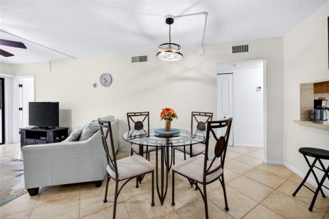 Condominio en venta en Saint Petersburg, Florida, 2 dormitorios, 85.01 m2 № 2200096 - foto 10