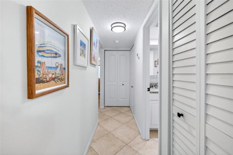 Condominio en venta en Saint Petersburg, Florida, 2 dormitorios, 85.01 m2 № 2200096 - foto 9