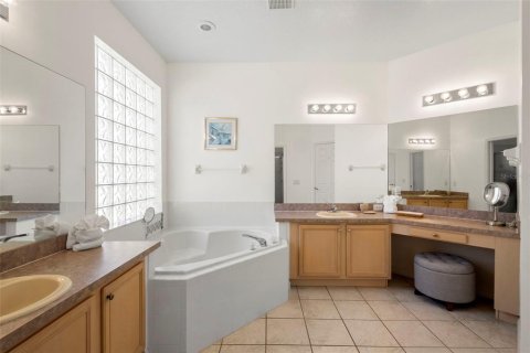 House in Davenport, Florida 4 bedrooms, 211.54 sq.m. № 1898586 - photo 24