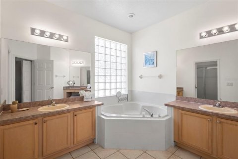 House in Davenport, Florida 4 bedrooms, 211.54 sq.m. № 1898586 - photo 25