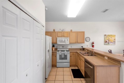 House in Davenport, Florida 4 bedrooms, 211.54 sq.m. № 1898586 - photo 17