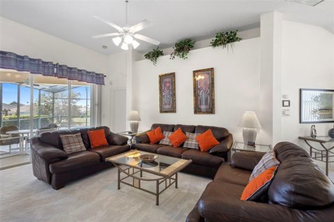 House in Davenport, Florida 4 bedrooms, 211.54 sq.m. № 1898586 - photo 13