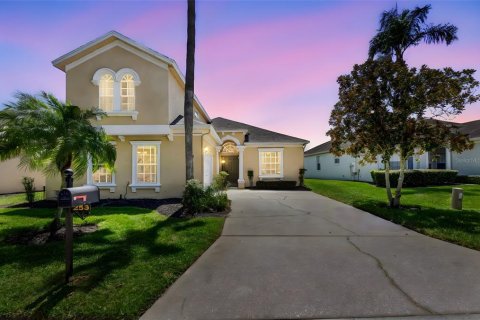 House in Davenport, Florida 4 bedrooms, 211.54 sq.m. № 1898586 - photo 1