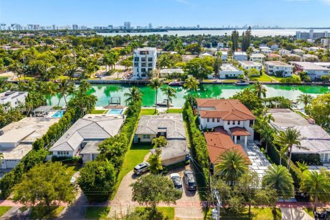 Купить виллу или дом в Майами-Бич, Флорида 2 спальни, 163.79м2, № 1973159 - фото 3