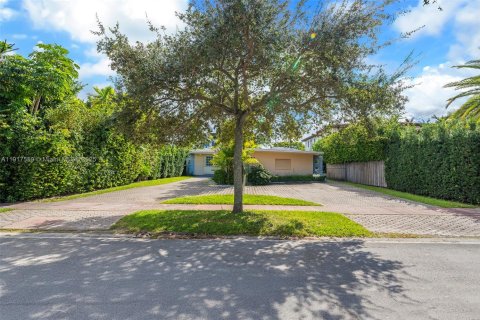 Купить виллу или дом в Майами-Бич, Флорида 2 спальни, 163.79м2, № 1973159 - фото 6