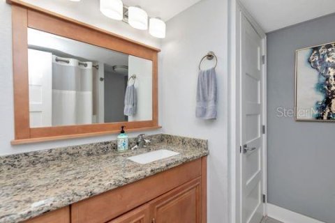 Condo in Belleair, Florida, 2 bedrooms № 2124789 - photo 23
