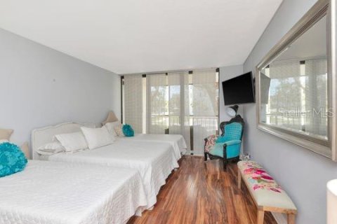 Condo in Belleair, Florida, 2 bedrooms № 2124789 - photo 28
