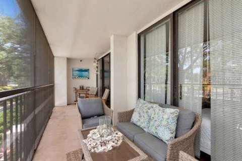 Condo in Belleair, Florida, 2 bedrooms № 2124789 - photo 24