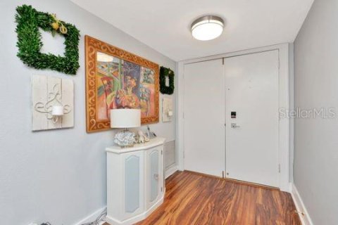 Condo in Belleair, Florida, 2 bedrooms № 2124789 - photo 5