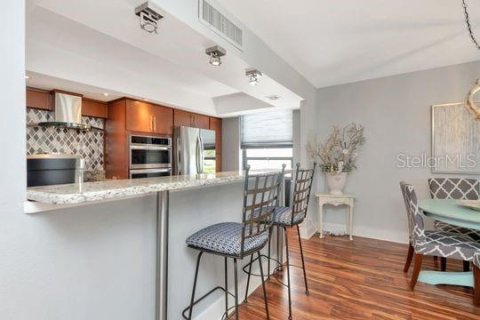 Condo in Belleair, Florida, 2 bedrooms № 2124789 - photo 6