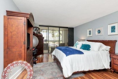 Condo in Belleair, Florida, 2 bedrooms № 2124789 - photo 19