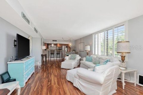 Condo in Belleair, Florida, 2 bedrooms № 2124789 - photo 17