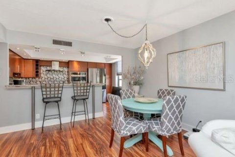Condo in Belleair, Florida, 2 bedrooms № 2124789 - photo 11
