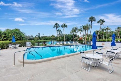 Condo in Belleair, Florida, 2 bedrooms № 2124789 - photo 2