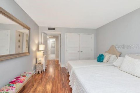 Condo in Belleair, Florida, 2 bedrooms № 2124789 - photo 29