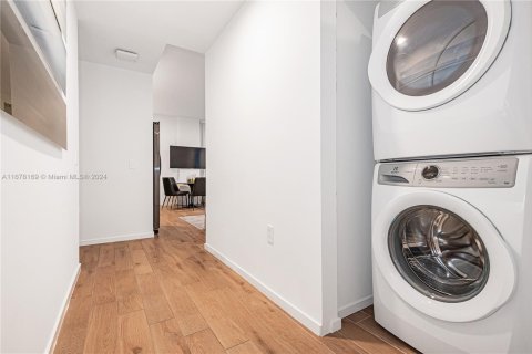 Condo in Miami, Florida, 3 bedrooms  № 1693713 - photo 19