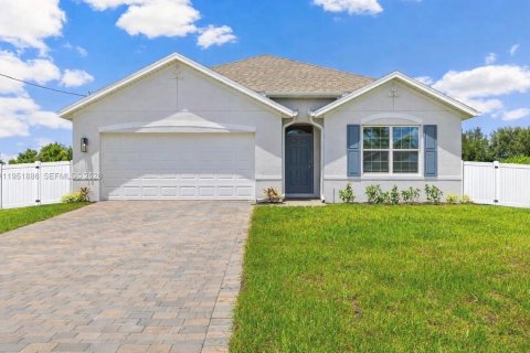 House in LaBelle, Florida 4 bedrooms, 163.32 sq.m. № 2080119