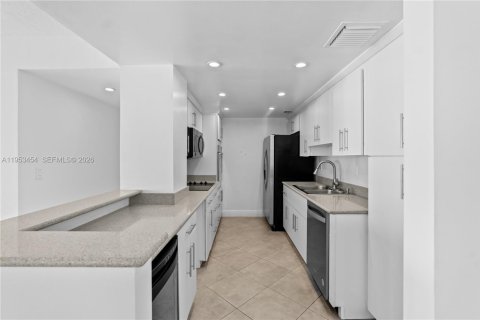 Condominio en venta en Miami, Florida, 3 dormitorios, 158.21 m2 № 2007867 - foto 13