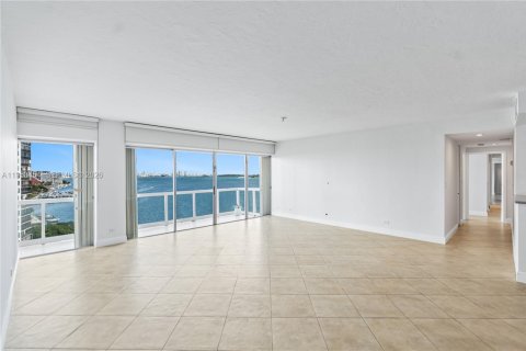 Condominio en venta en Miami, Florida, 3 dormitorios, 158.21 m2 № 2007867 - foto 2