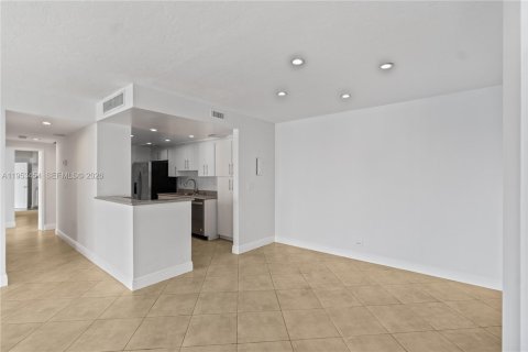 Condominio en venta en Miami, Florida, 3 dormitorios, 158.21 m2 № 2007867 - foto 11