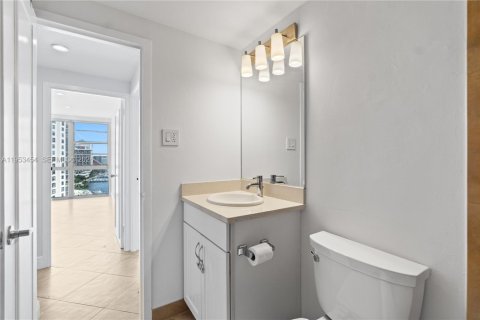 Condominio en venta en Miami, Florida, 3 dormitorios, 158.21 m2 № 2007867 - foto 20