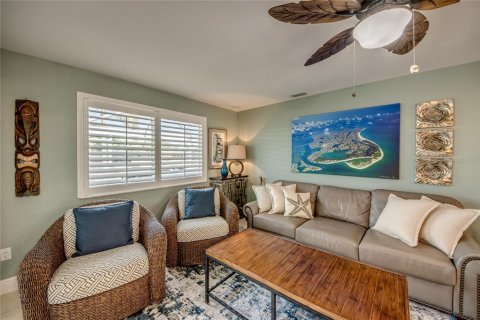 House in Punta Gorda, Florida 3 bedrooms, 169.27 sq.m. № 1717781 - photo 23