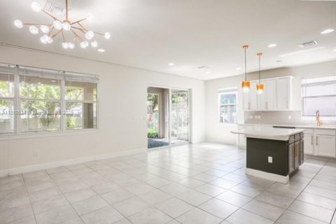 Casa en venta en Hollywood, Florida, 3 dormitorios, 174.75 m2 № 1874407 - foto 4
