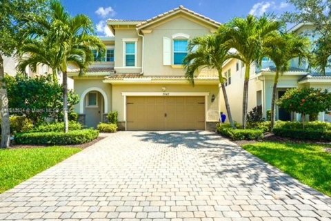Casa en venta en Hollywood, Florida, 3 dormitorios, 174.75 m2 № 1874407 - foto 1