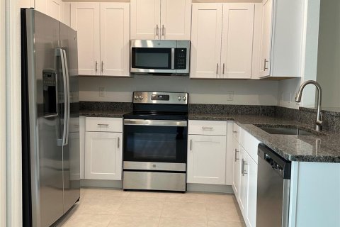 Townhouse in ANGELINE in Land O' Lakes, Florida 3 bedrooms, 154.78 sq.m. № 2258310 - photo 6