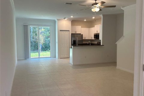 Townhouse in ANGELINE in Land O' Lakes, Florida 3 bedrooms, 154.78 sq.m. № 2258310 - photo 2