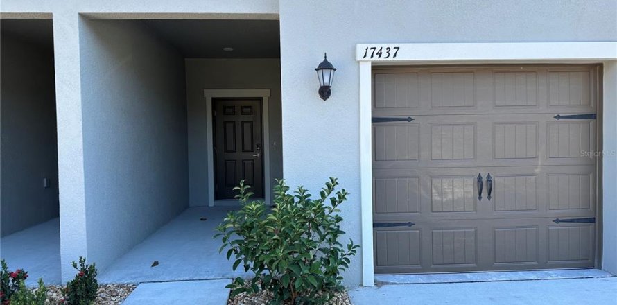 Townhouse in ANGELINE in Land O' Lakes, Florida 3 bedrooms, 154.78 sq.m. № 2258310