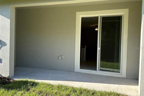 Townhouse in ANGELINE in Land O' Lakes, Florida 3 bedrooms, 154.78 sq.m. № 2258310 - photo 7