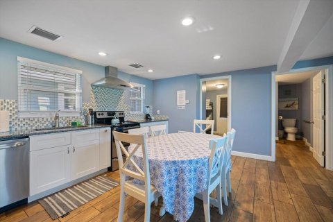 House in Sarasota, Florida 5 bedrooms, 245.54 sq.m. № 1831207 - photo 16