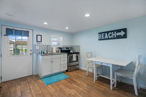 House in Sarasota, Florida 5 bedrooms, 245.54 sq.m. № 1831207 - photo 26