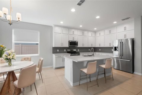 Villa ou maison à vendre à Oakland, Floride: 4 chambres, 264.96 m2 № 2150119 - photo 2