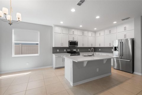 Villa ou maison à vendre à Oakland, Floride: 4 chambres, 264.96 m2 № 2150119 - photo 3