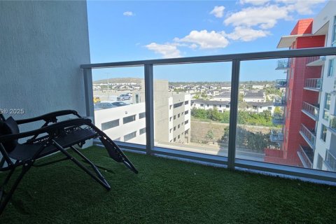Condo in Doral, Florida, 1 bedroom  № 1887269 - photo 11