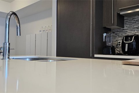 Condo in Doral, Florida, 1 bedroom  № 1887269 - photo 14