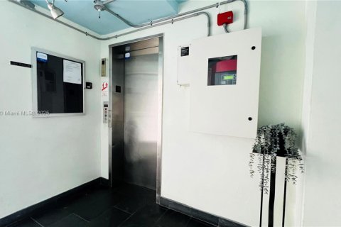 Condominio en venta en Miami Beach, Florida, 1 dormitorio, 59.46 m2 № 1944783 - foto 16