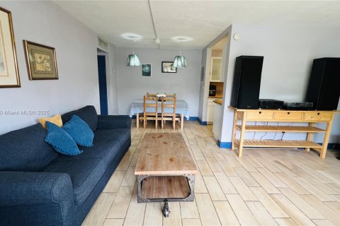 Condominio en venta en Miami Beach, Florida, 1 dormitorio, 59.46 m2 № 1944783 - foto 4