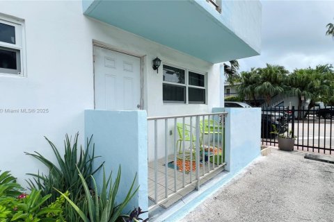 Condominio en venta en Miami Beach, Florida, 1 dormitorio, 59.46 m2 № 1944783 - foto 12