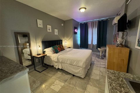 Hotel in Miami Beach, Florida № 1963070 - photo 18