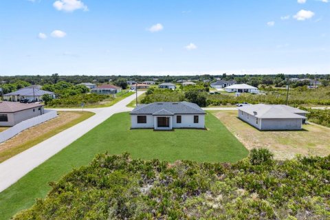 Villa ou maison à vendre à Lehigh Acres, Floride: 3 chambres, 149.2 m2 № 2339379 - photo 27